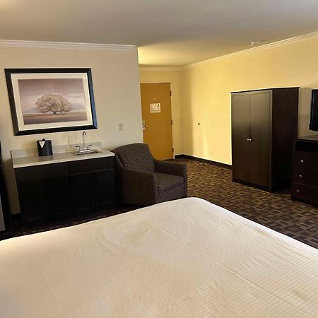 Best Western Plus Inn Of הייווארד מראה חיצוני תמונה