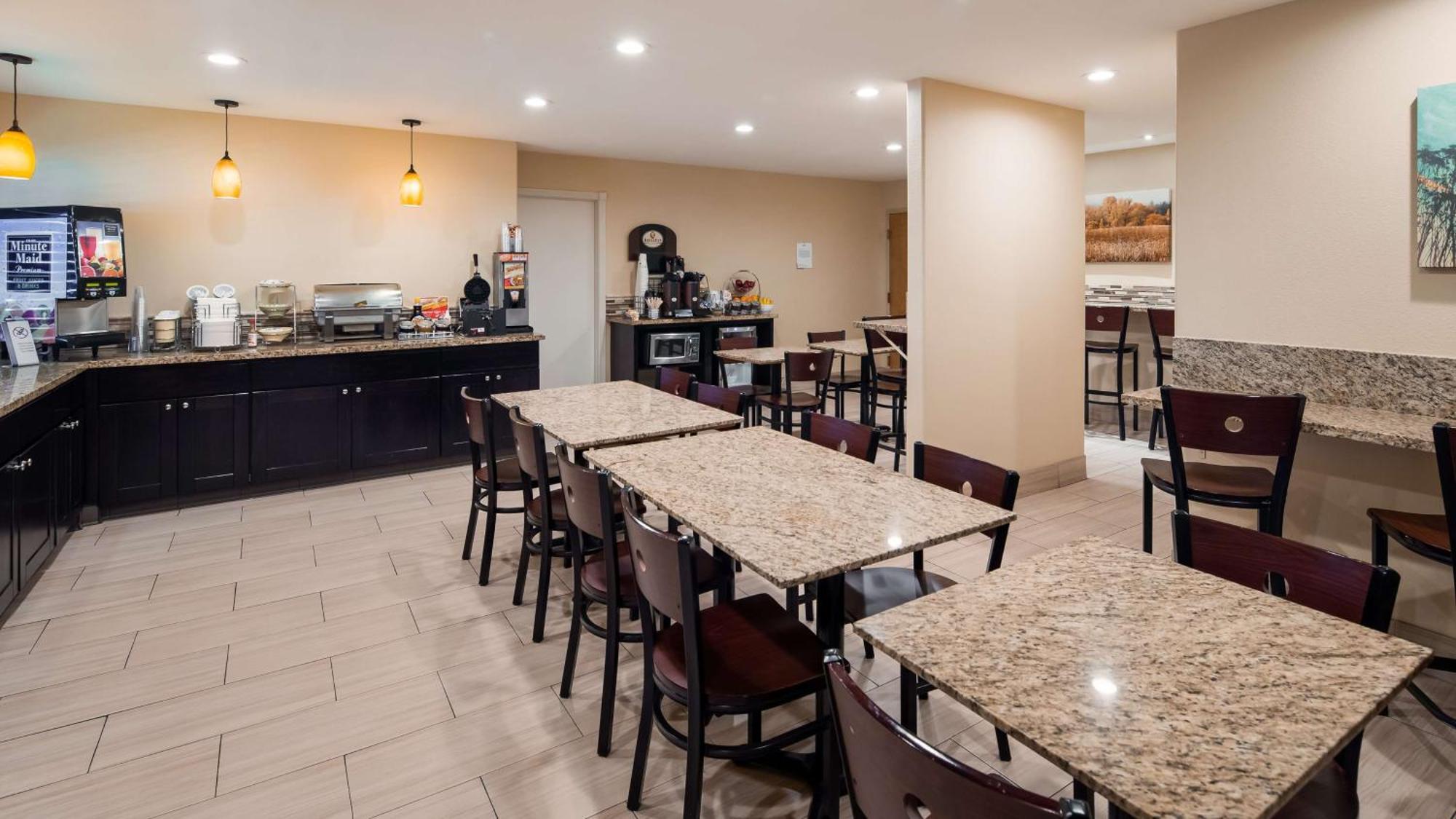 Best Western Plus Inn Of הייווארד מראה חיצוני תמונה