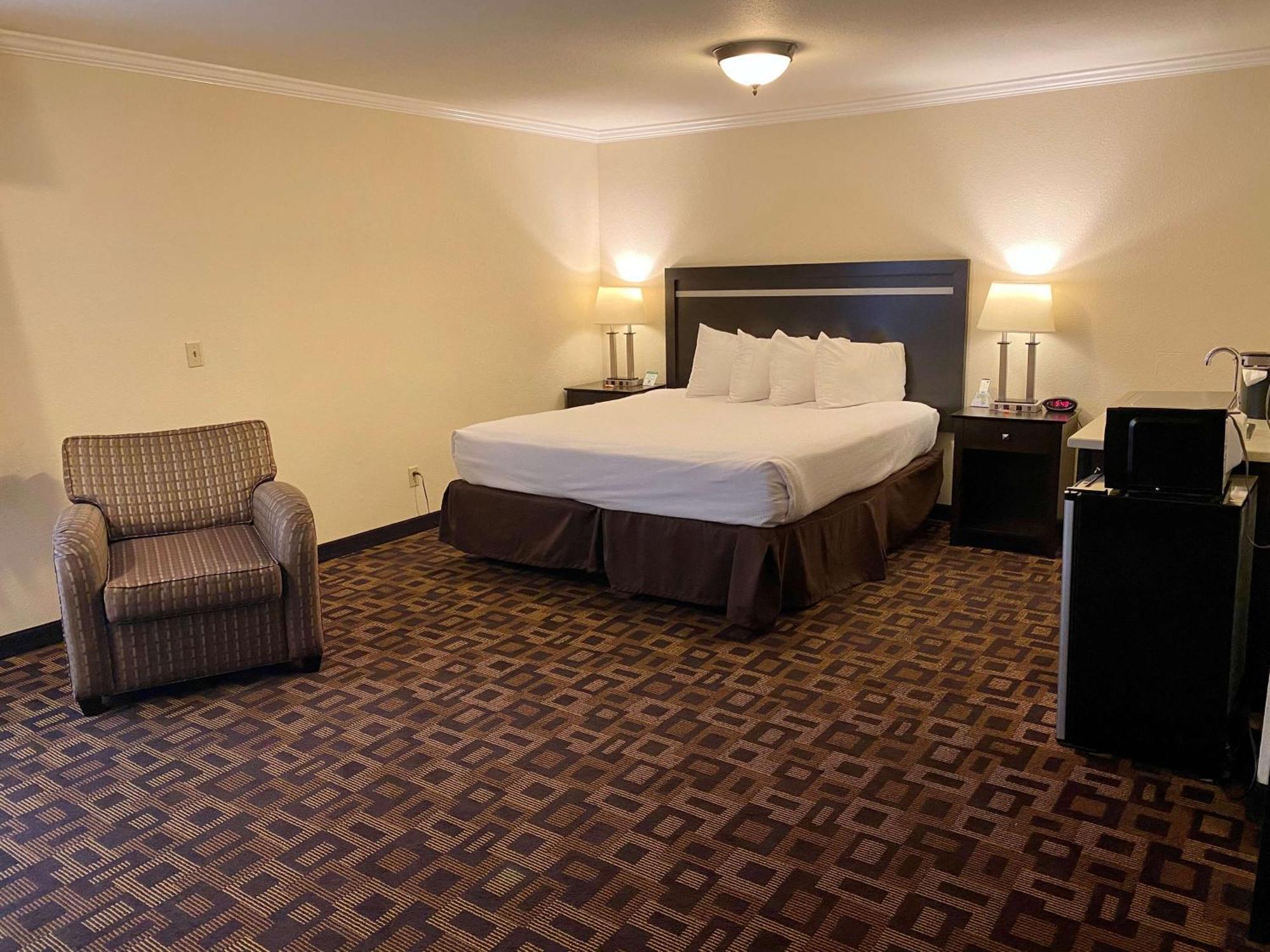 Best Western Plus Inn Of הייווארד מראה חיצוני תמונה